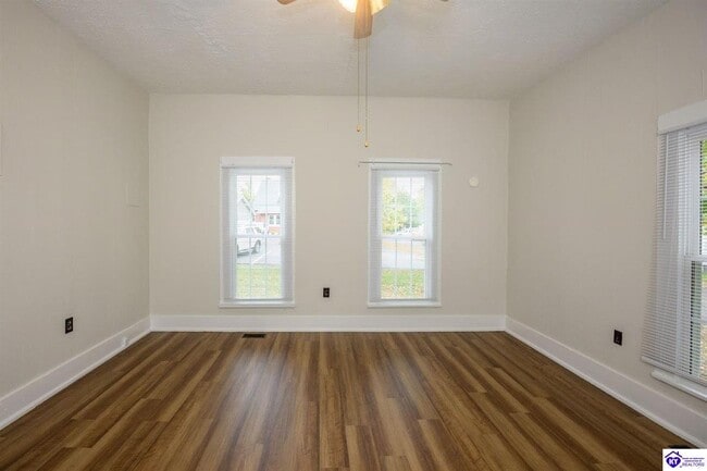 Building Photo - 203 W Warfield St