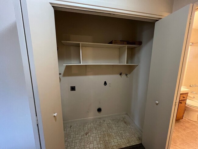 Building Photo - 3216 Godman Ave