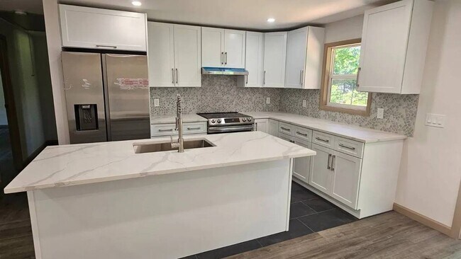 Building Photo - 5671 NY-9H