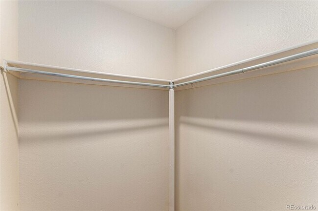 Building Photo - Great location off Iliff and Buckley Fully...