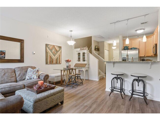 Building Photo - 680 N 2nd St