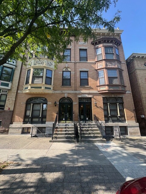 Building Photo - 542 Madison Ave