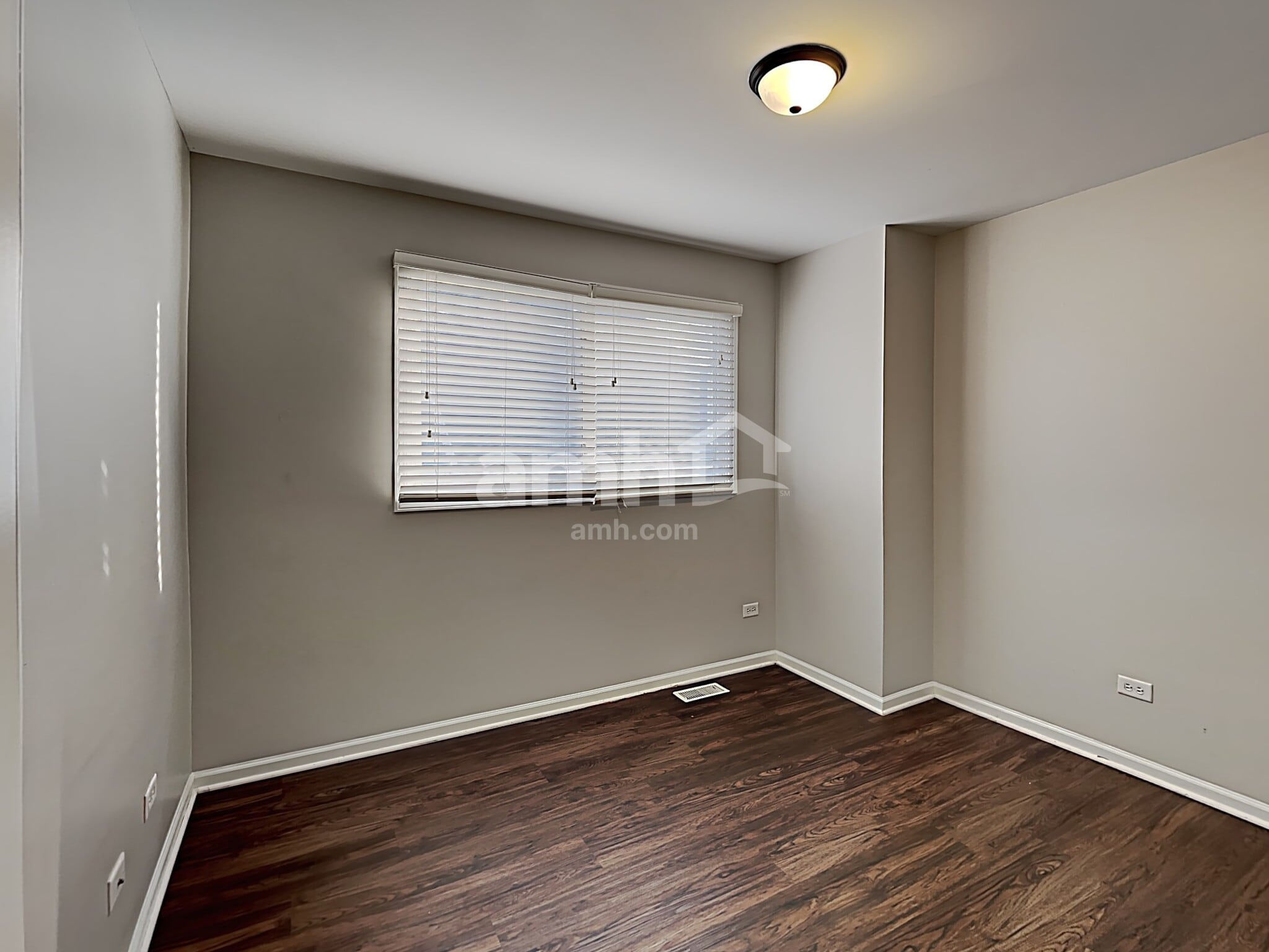 Building Photo - 121 Valleywood Dr