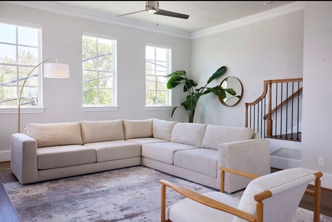 Building Photo - 815 Bringhurst St