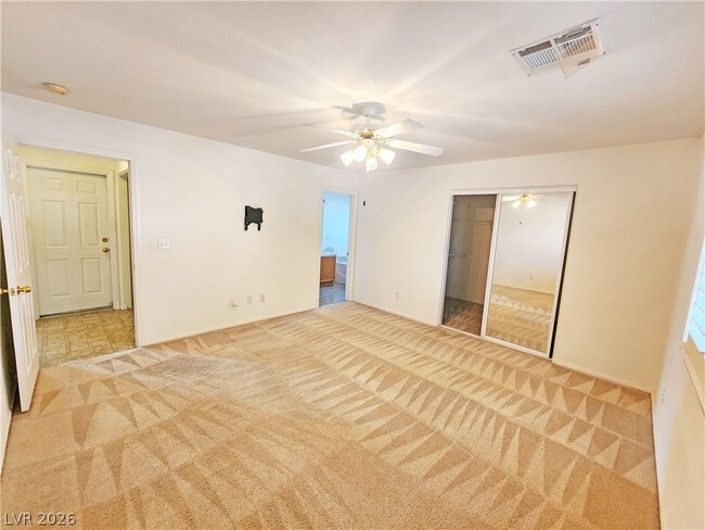 Building Photo - 380 Round Up Ct
