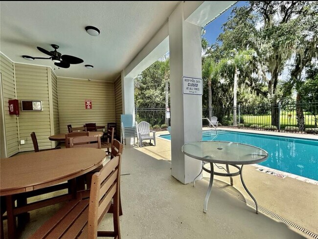 Community Amenities - 2121 Winterset Dr