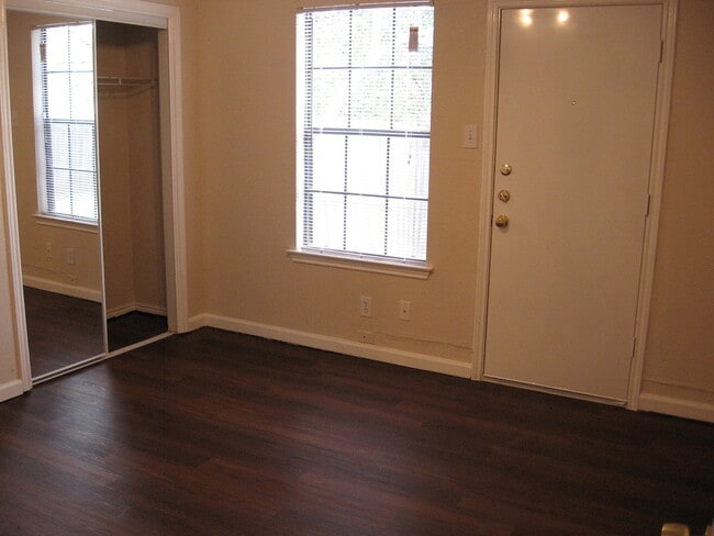 Building Photo - 9313 Kempler Dr