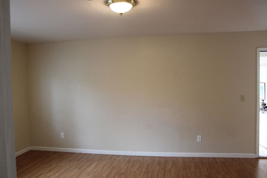 Building Photo - 4999 Fern Pl