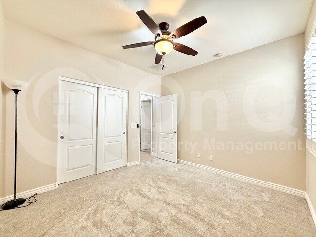 Building Photo - 4010 E Expedition Way