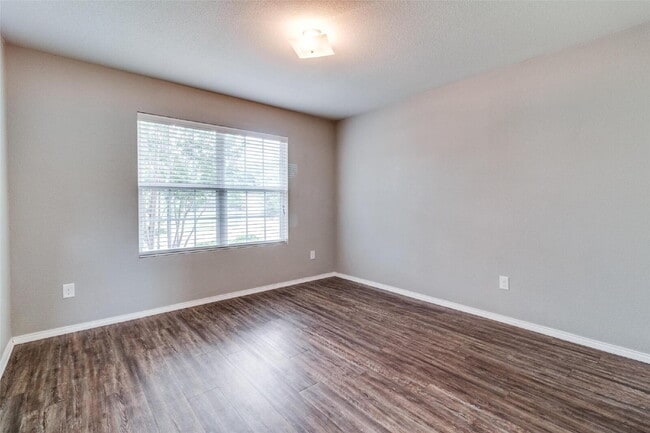 Building Photo - 1434 Raven Dr W