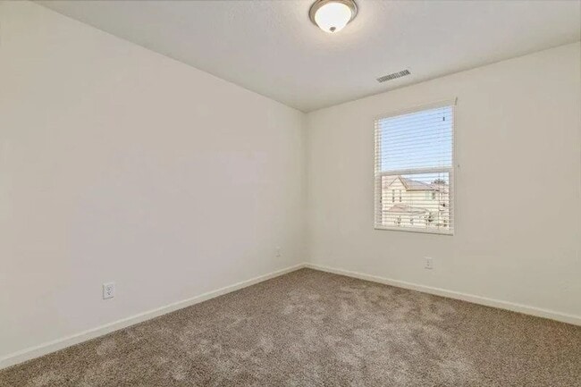 Building Photo - 736 N Bliss Ln