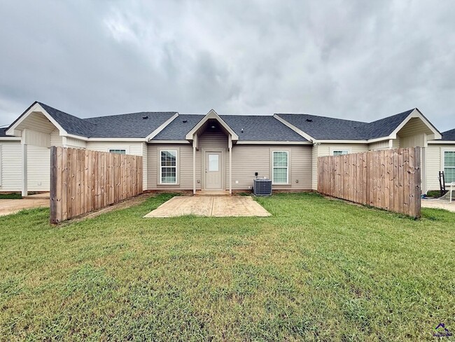 Building Photo - 123 Webster Wy