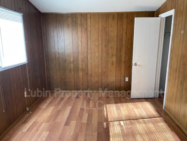 Building Photo - 611 Benham Ave