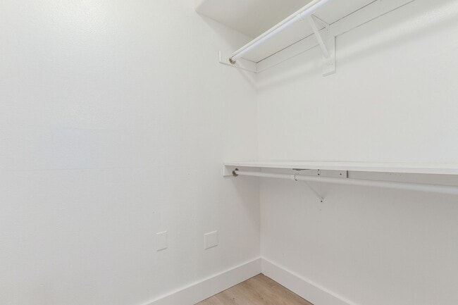 Building Photo - 1295 N Ash St