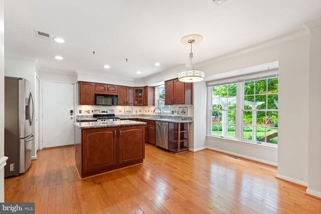 Building Photo - 4970 Manor House Ct