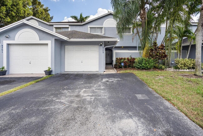 Building Photo - 9703 SW 142nd Ct