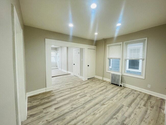 Building Photo - 289 Elmwood Ave