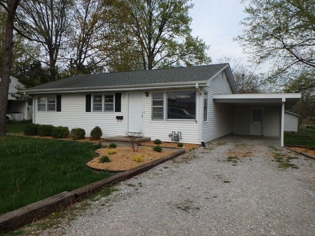 Building Photo - Adorable 3 Bedroom Home!