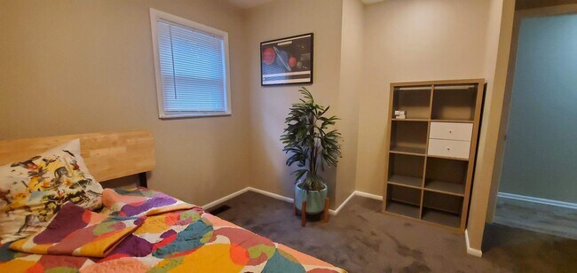 Building Photo - Three Bedroom Home for Rent on the Northsi...