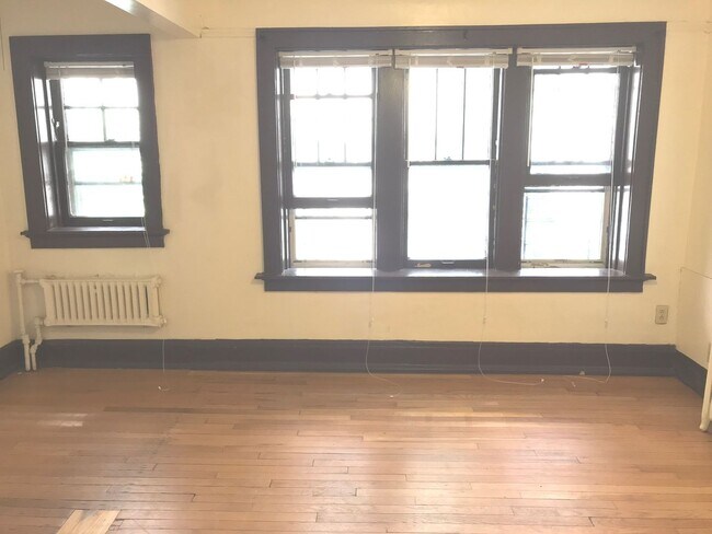 Interior Photo - 1315 Cass
