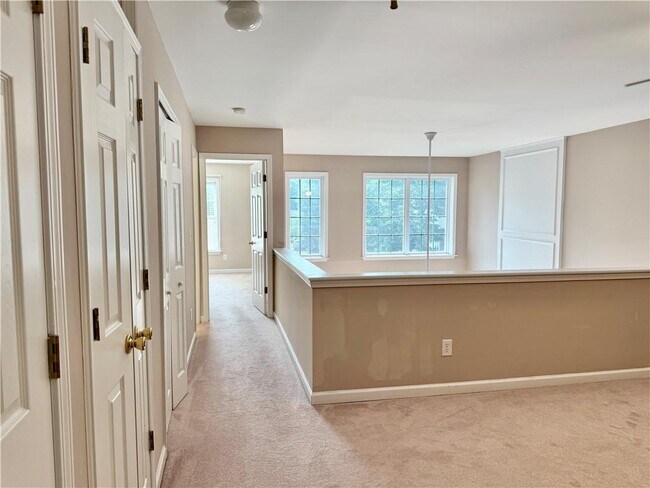 Building Photo - 484 Grayson Way