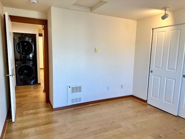 Building Photo - Spacious 3 Bedroom Magnolia Townhouse