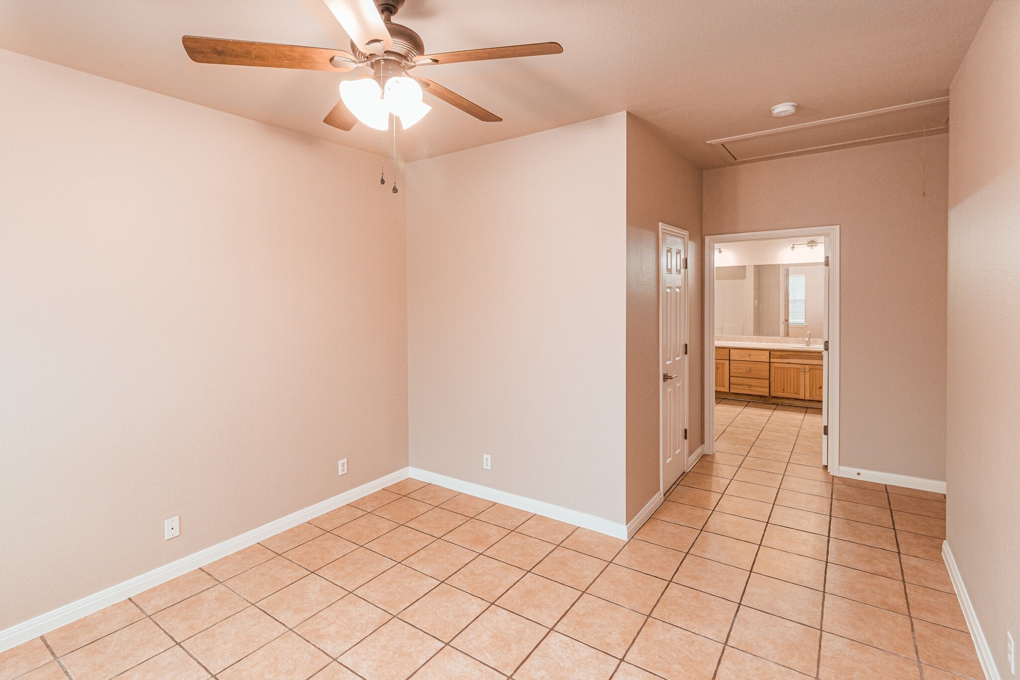 Building Photo - 104 San Antonio Rd