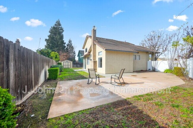 Building Photo - 516 Carrigane Way