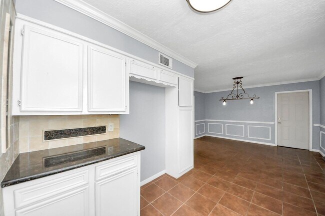 Building Photo - Charming and well-maintained home in the heart of Pasadena!