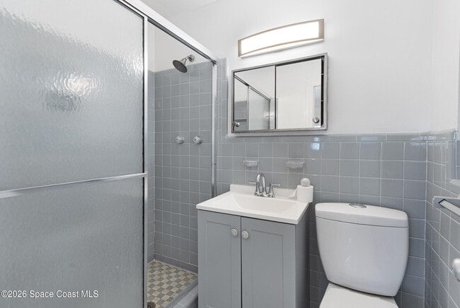 Building Photo - 407 Bunker St