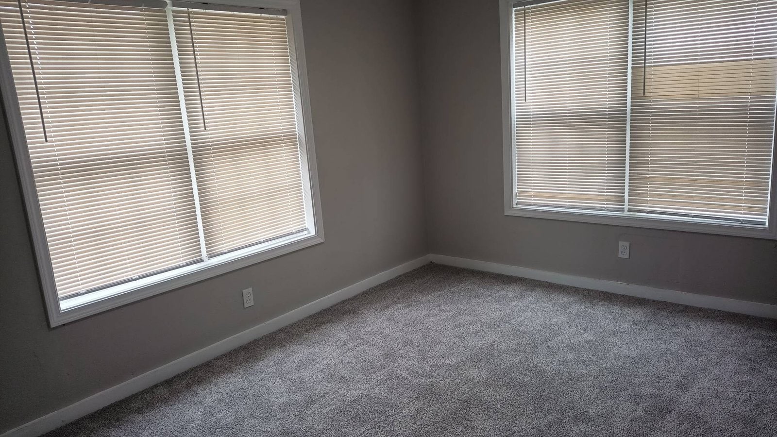 Building Photo - 5742 S Quincy Ave