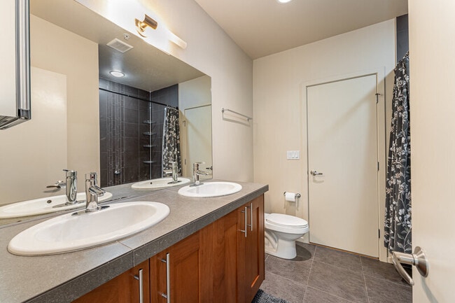 Building Photo - 1816 11th Ave