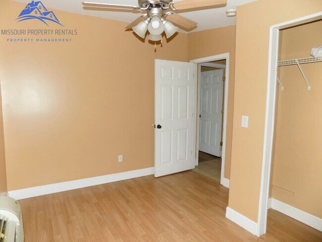Building Photo - 418 W Maddux St