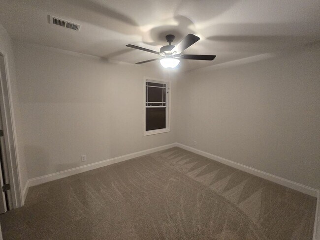 Building Photo - 509 N Halifax Ct