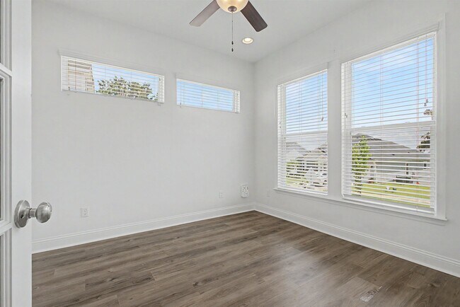 Building Photo - 2508 Mount Vernon Ln