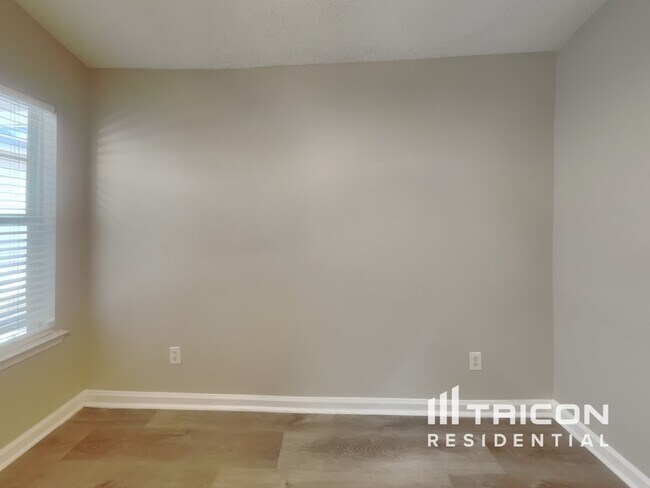Building Photo - 5093 River Overlook Way