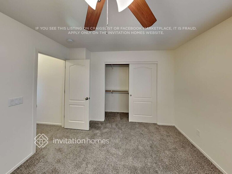 Building Photo - 1273 E Anastasia St