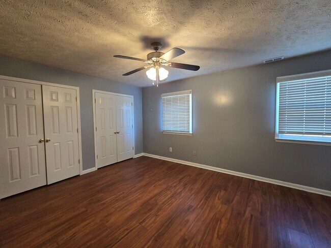 Building Photo - 6957 Bone Creek Dr