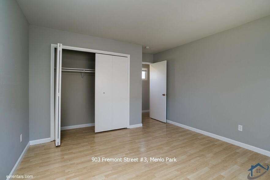Building Photo - 903 Fremont St