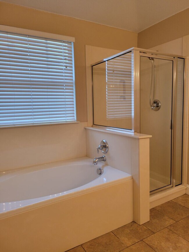 Building Photo - HUGE 4-5 BEDROOM IN HARKER HEIGHTS - OVER 2700 SQ FT