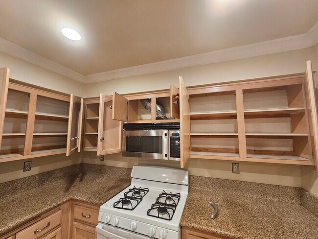 Building Photo - 3361 Holly Grove St