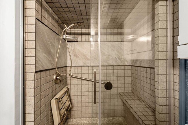 Building Photo - 2000 S Ocean Blvd