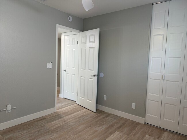 Building Photo - Absolutely gorgeous 3 bedroom 2 bath house