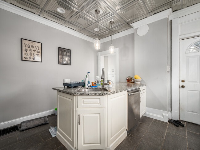 Building Photo - 159 Miami Ave