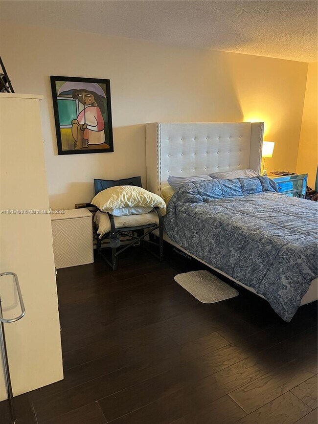 Building Photo - 8233 Harding Ave