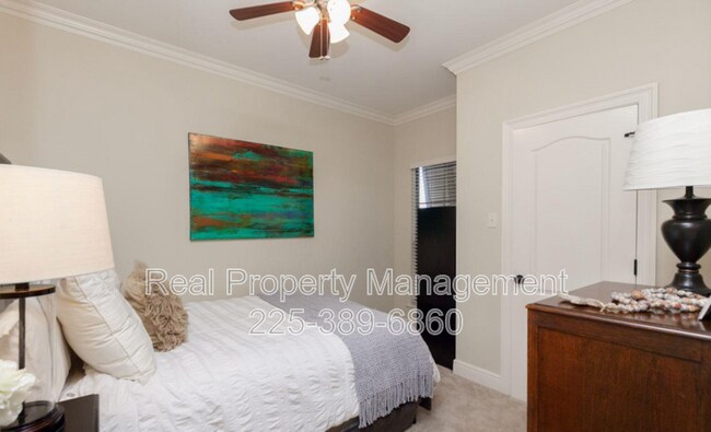 Building Photo - 9462 Country Lake Dr