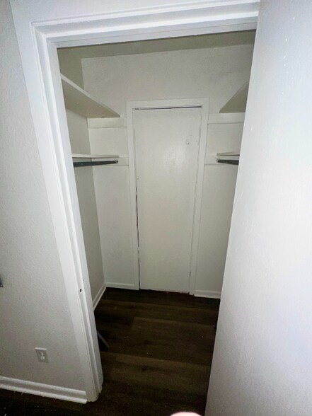 Building Photo - 2400 Annette St