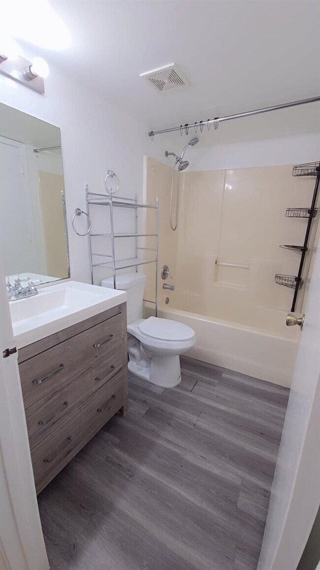 Building Photo - 3640 N 56th Ave