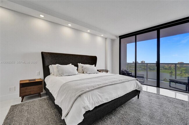 Building Photo - 20281 E Country Club Dr