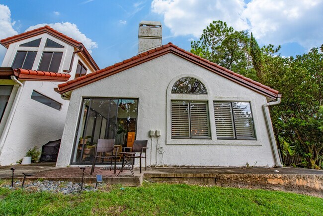 Building Photo - 502 Via Del Oro Dr